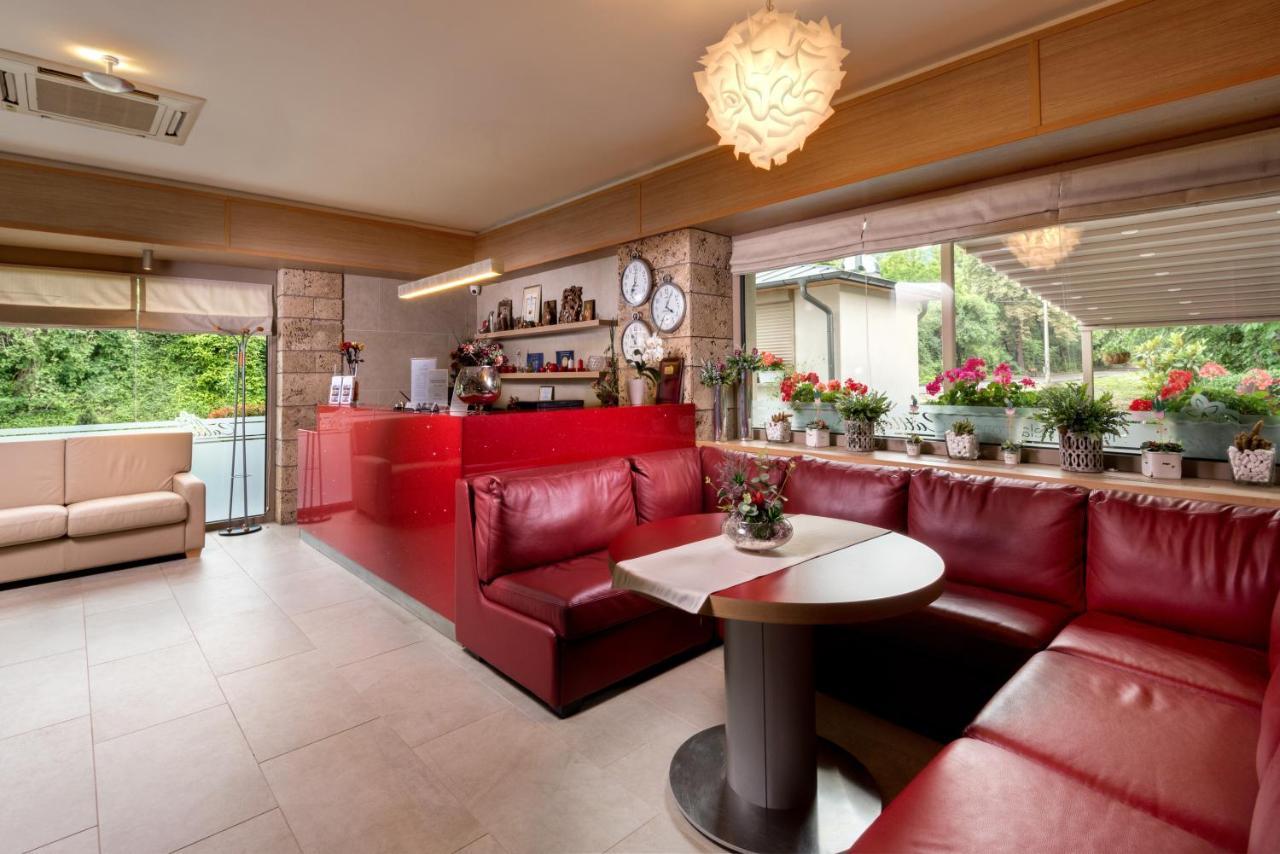 Hotel & Relax Zone Cattleya クルシュナ エクステリア 写真