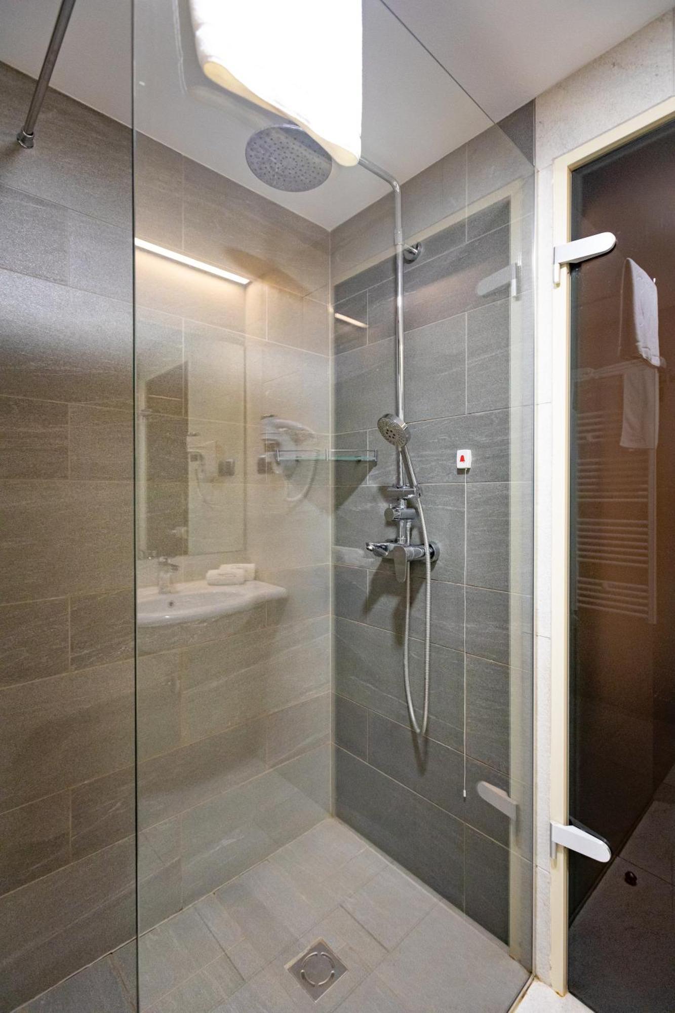 Hotel & Relax Zone Cattleya クルシュナ エクステリア 写真