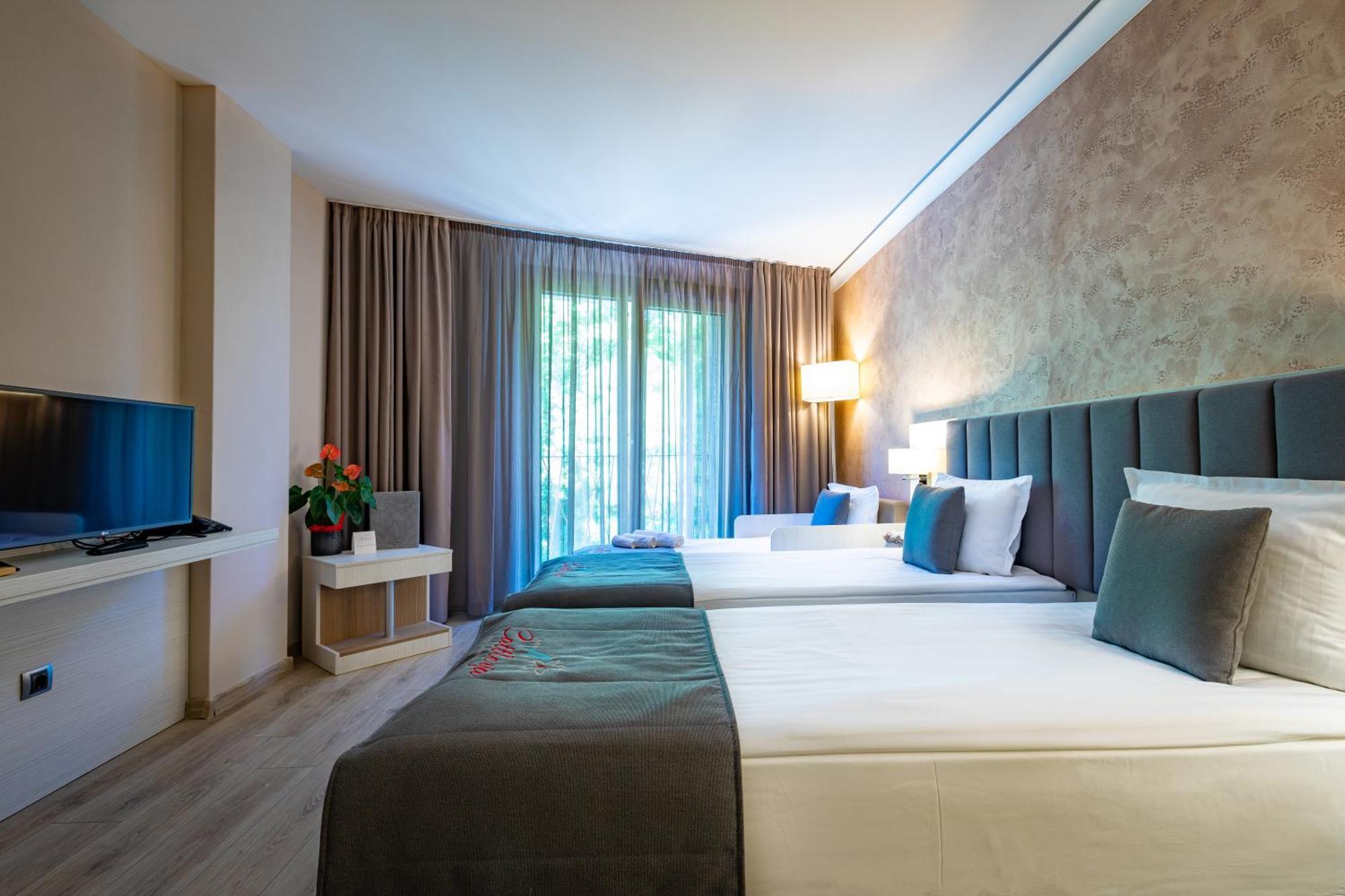 Hotel & Relax Zone Cattleya クルシュナ エクステリア 写真