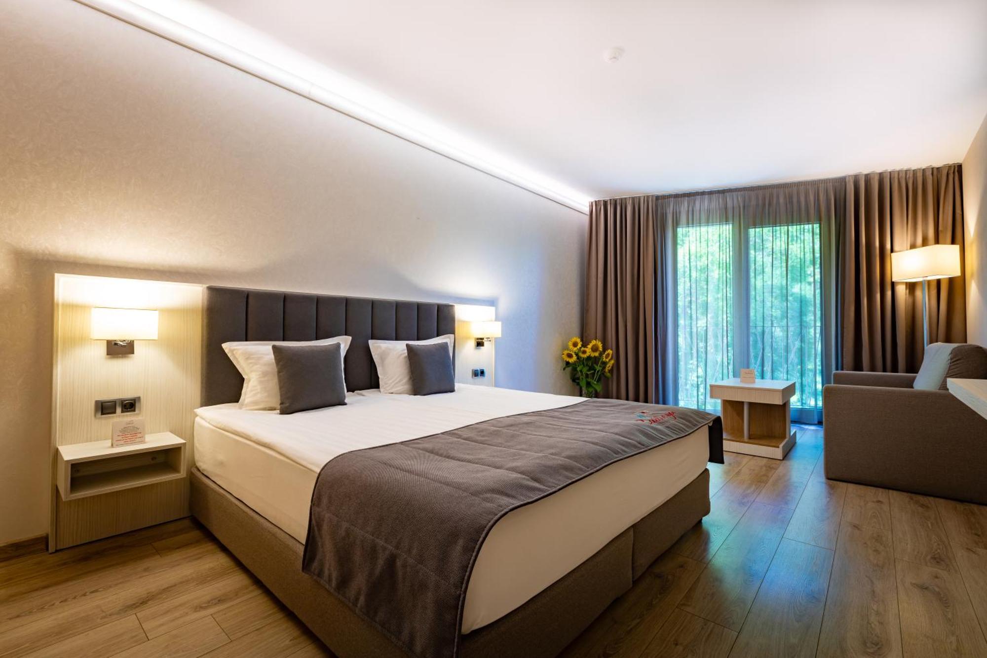 Hotel & Relax Zone Cattleya クルシュナ エクステリア 写真