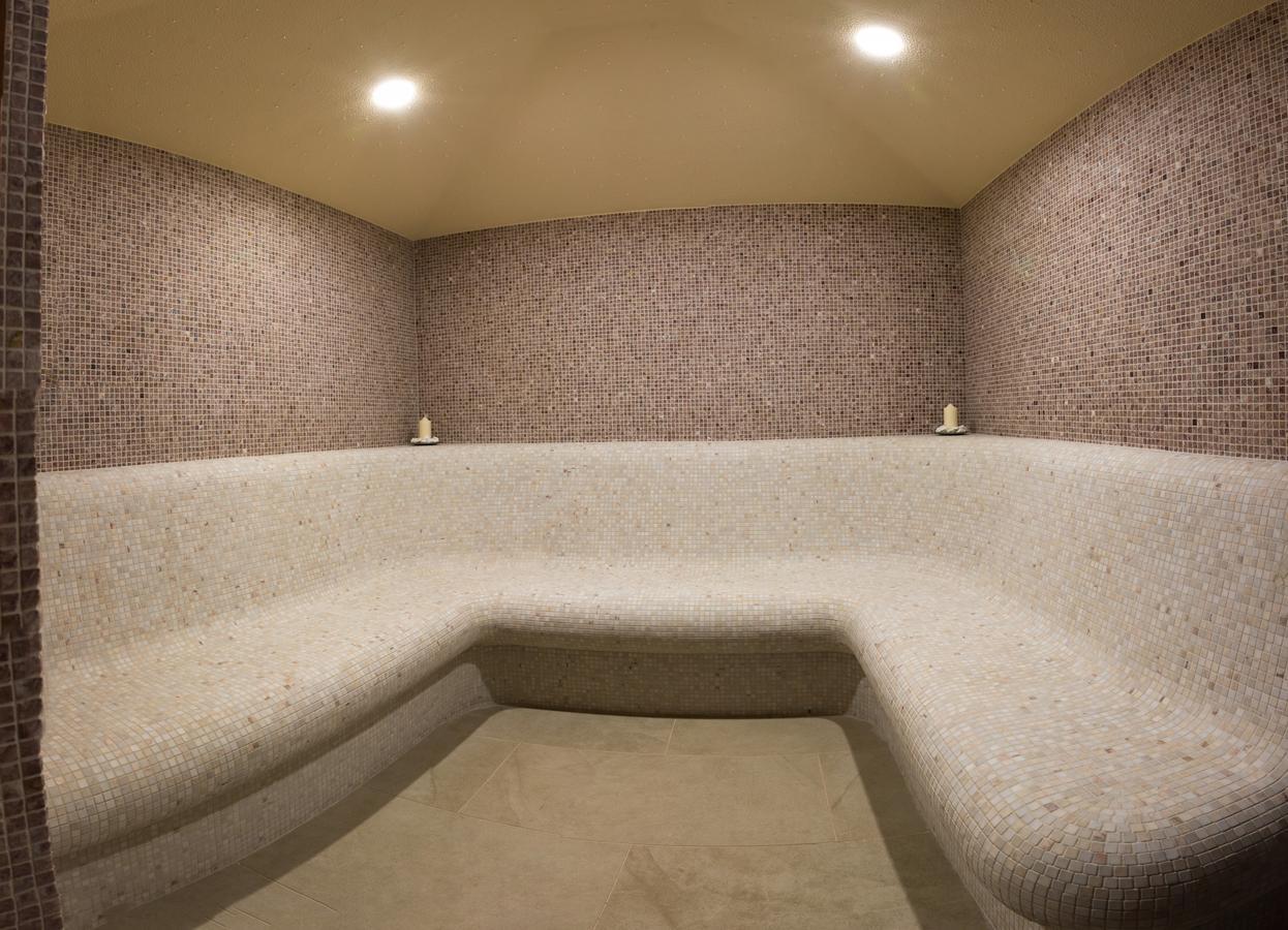 Hotel & Relax Zone Cattleya クルシュナ エクステリア 写真